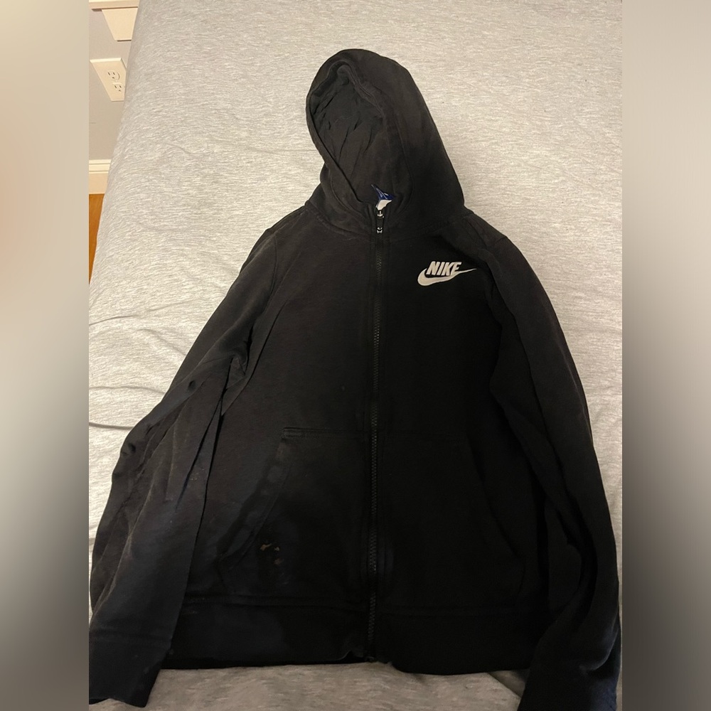 BLACK NIKE HOODIE